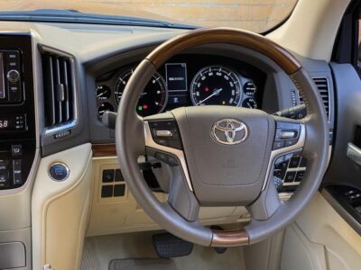 TOYOTA LAND CRUISER AX 2017