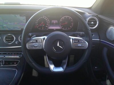 MERCEDES BENZ E-CLASS E300 AVANTGARDE SPORT