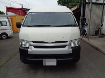 TOYOTA HIACE