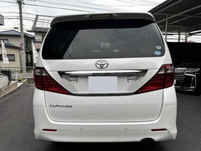 TOYOTA ALPHARD 2010