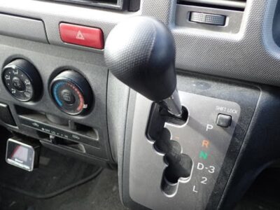 TOYOTA HIACE VAN SUPER GL 2006