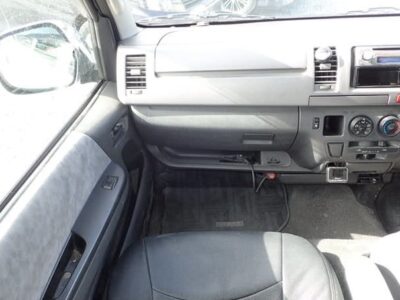 TOYOTA HIACE VAN SUPER GL 2006
